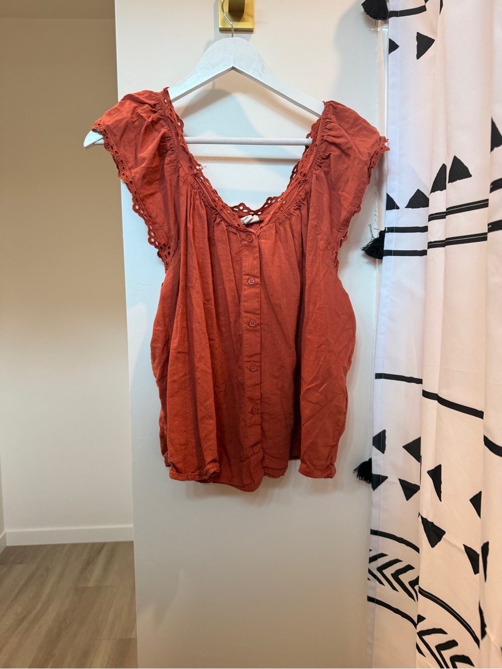 Ana Women's Rust Button-Front Cap Sleeve Top